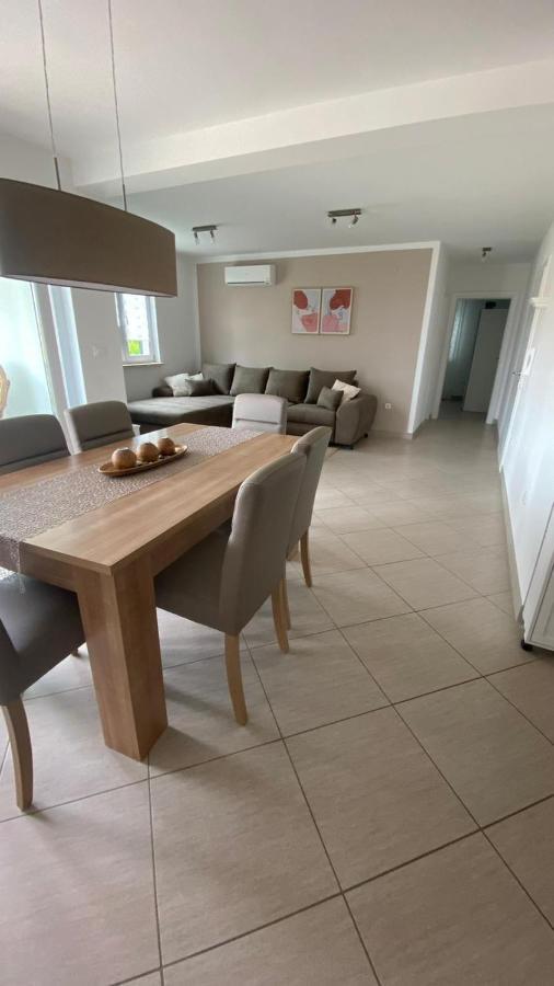 Vila Luca Island Krk / Malinska Bagian luar foto