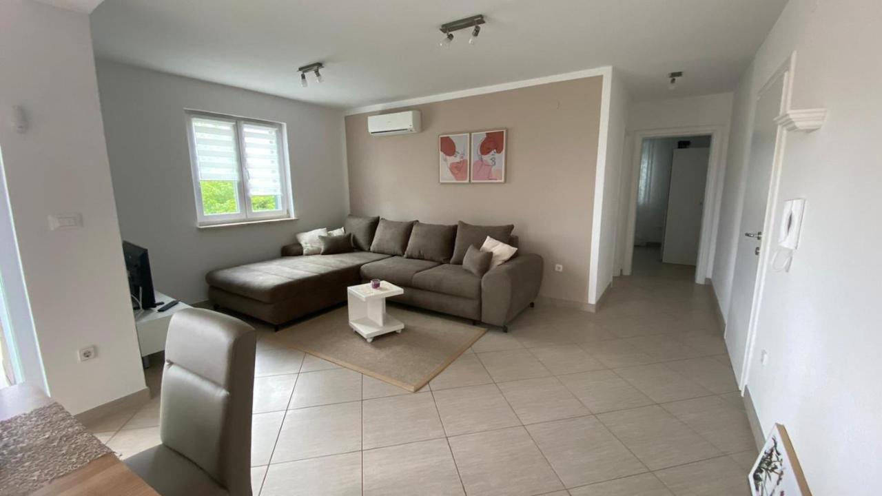 Vila Luca Island Krk / Malinska Bagian luar foto