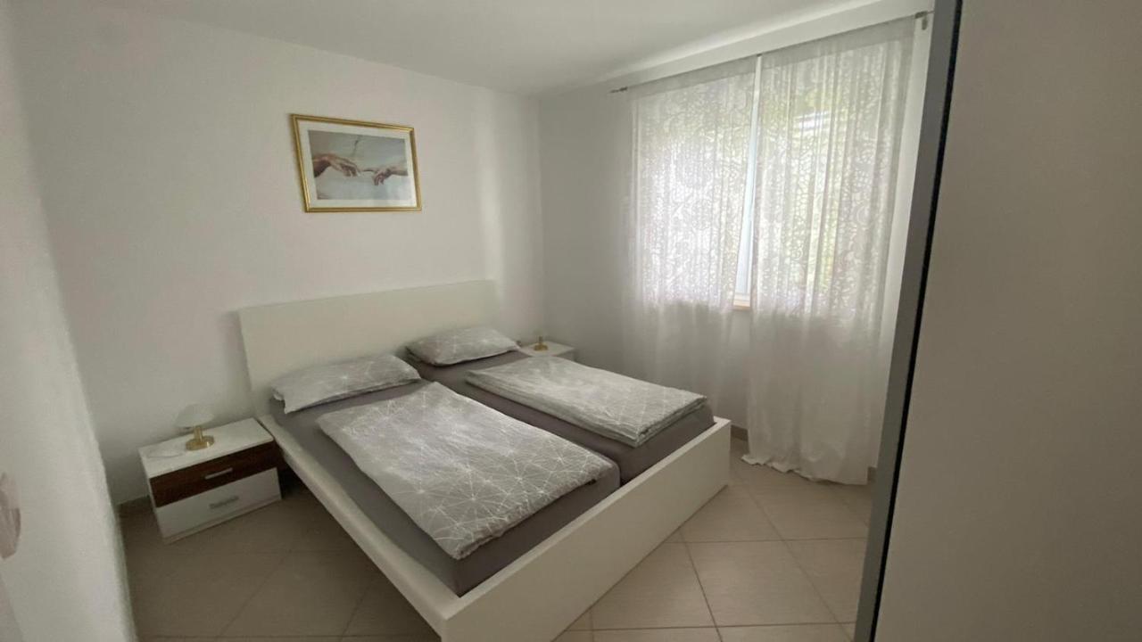 Vila Luca Island Krk / Malinska Bagian luar foto